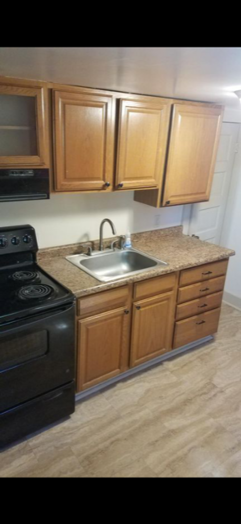 2 beds, 1 bath, $1,000