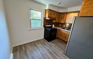 2 beds, 1 bath, $1,200, Unit Unit 3