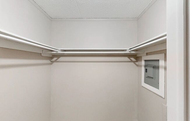 2 beds, 1.5 baths, 1,035 sqft, $1,605, Unit 1-505