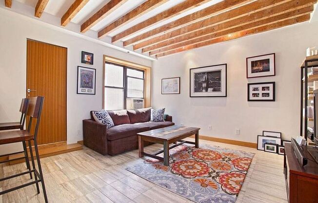 155 W 71 ST
