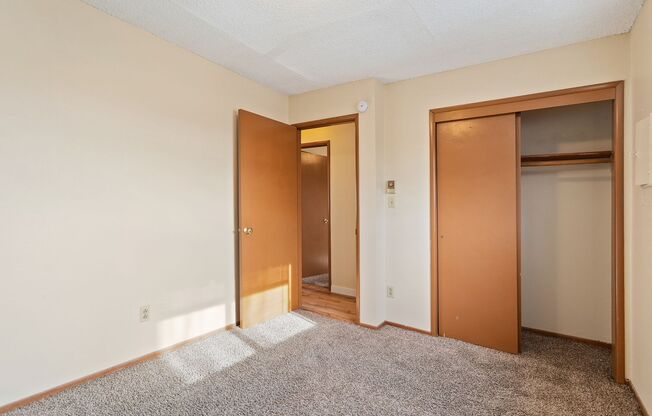 2 beds, 1 bath, 685 sqft, $1,195, Unit 8069