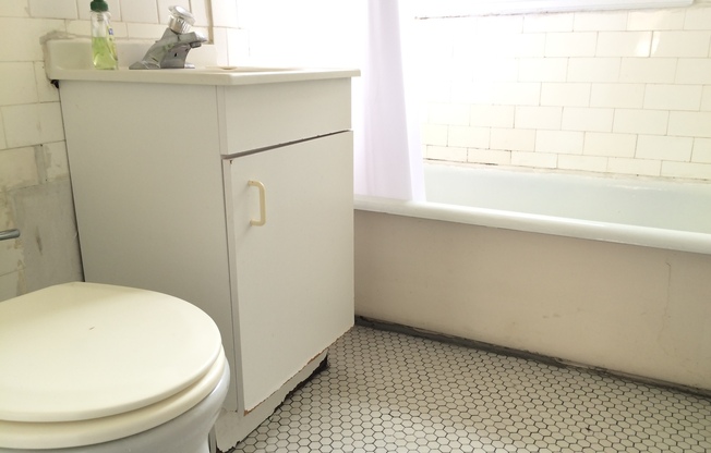 1 bed, 1 bath, 605 sqft, $2,450, Unit 02-055