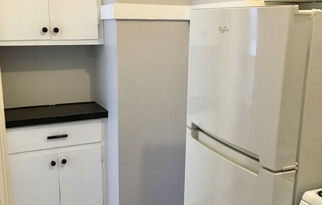 Studio, 1 bath, 315 sqft, $950, Unit 7F