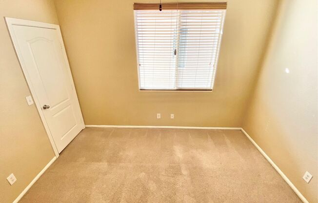 THIS SPACIOUS RESIDENCE FEATURES 4 BEDROOMS, 3 BATHROOMS, AND A WELL-THOUGHT-OUT LIVING SPACE DESIGNED FOR BOTH COMFORT AND FUNCTIONALITY. ENJOY A BRIGHT, OPEN FLOOR PLAN WITH HIGH CEILINGS, TILE AND LAMINATE FLOORING THROUGHOUT, AND A MODERN KITCHEN EQU