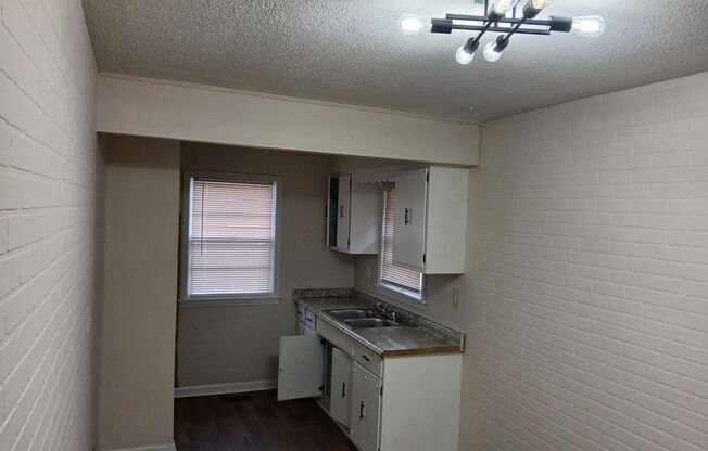 4 beds, 1 bath, $1,100