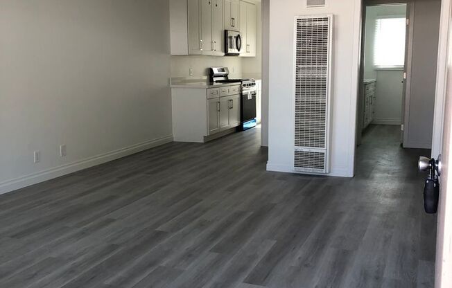 1 bed, 1 bath, $2,295, Unit 5355-11