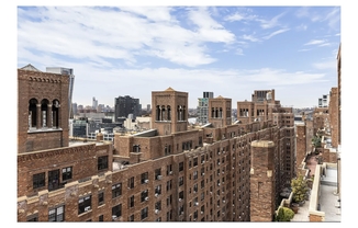 410 W 24 ST