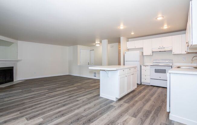 1 bed, 1 bath, 770 sqft, $1,725, Unit A11