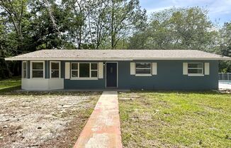 Home with 3/2 and large yard in Ocala