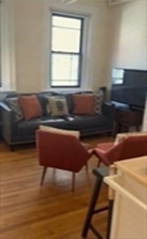 Studio, 1 bath, 419 sqft, $2,595, Unit B-3