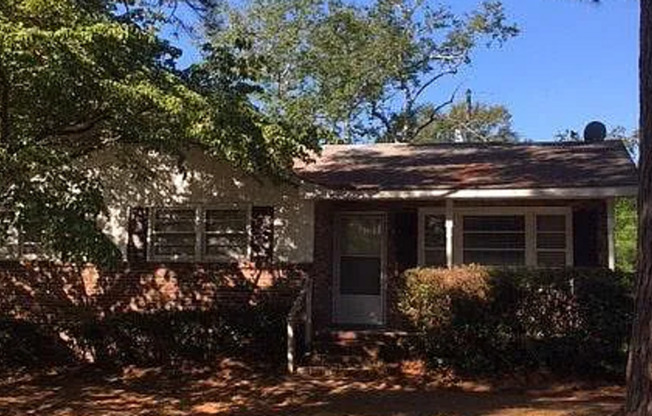 3 bdrm house in Southeast Columbia.