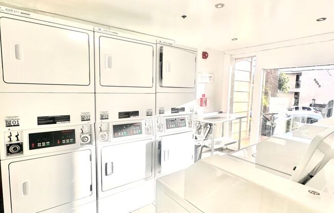 1 bed, 1 bath, $1,875, Unit 064#216