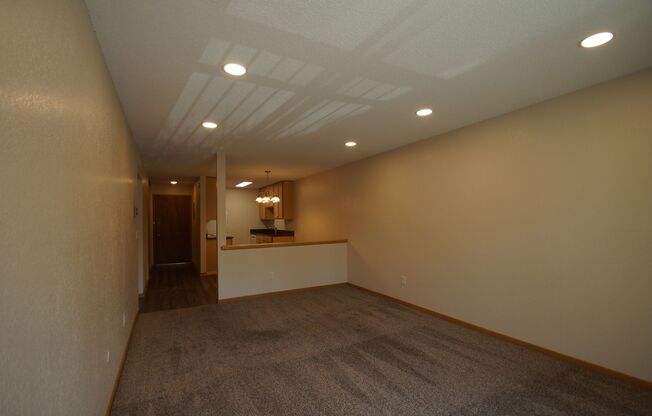 1 bed, 1 bath, 780 sqft, $1,374, Unit 220