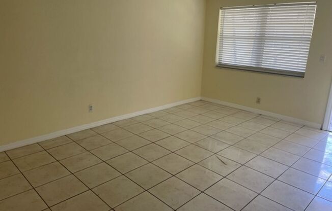 1104 NW 5th Ave