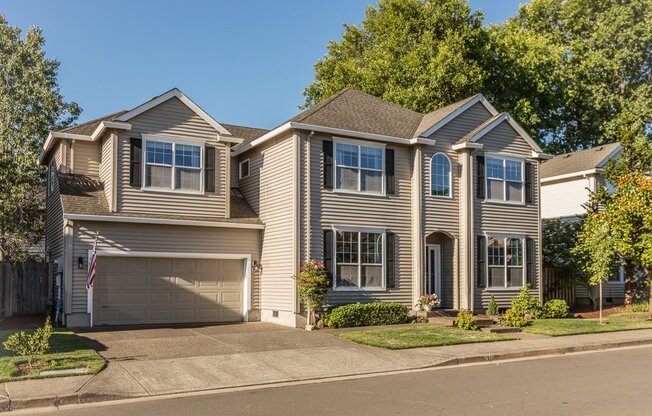 Desirable Applewood Park 4 Bedroom 2.5 Bathroom Home Available April 23!!!