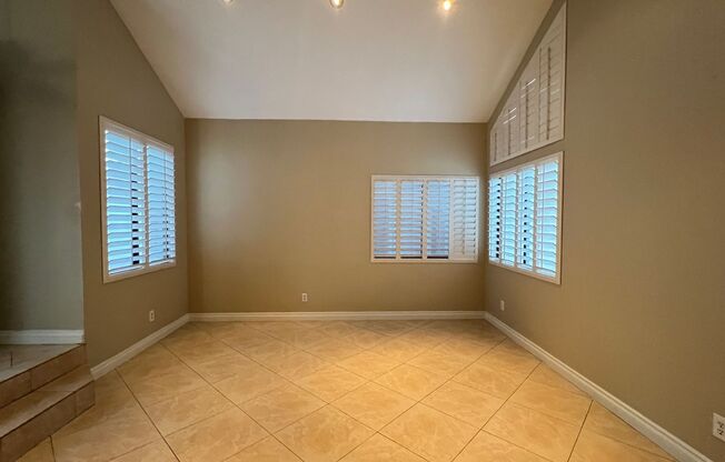 3 bedroom upgraded Green Valley Home with Pool!