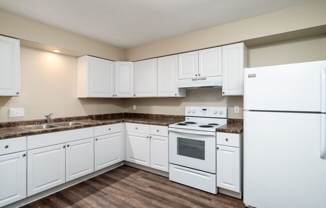 2 beds, 1 bath, 650 sqft, $895, Unit #4