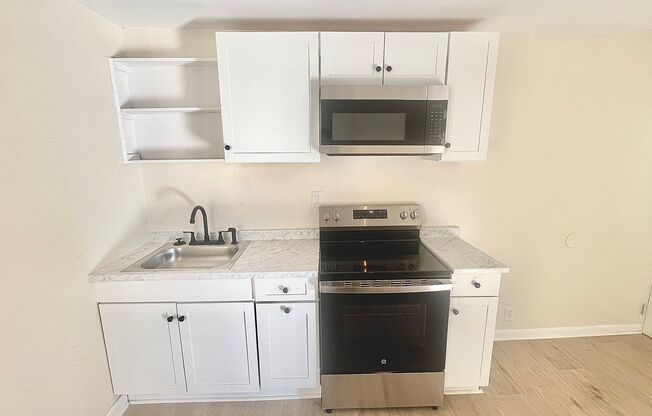 1 bed, 1 bath, 700 sqft, $1,145, Unit Unit 1E