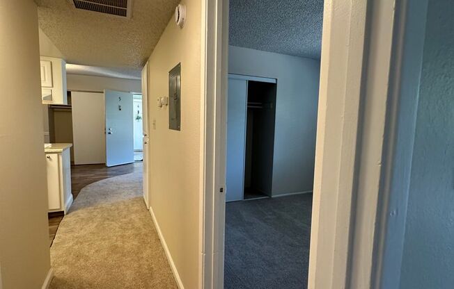 2 beds, 1 bath, 825 sqft, $1,675, Unit 490105