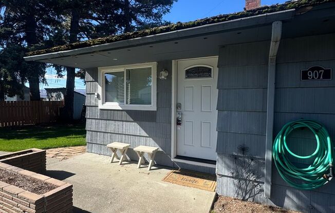 Pet-Friendly 2 Bedroom Rental with Spacious Living