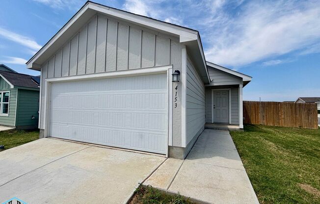 Beautiful 3 bed/2 bath 1,375 sqft home with appliances included! Conveniently located off Southton Rd., Highway 37 S., and easy access to amenities, schools, and major thoroughfares!