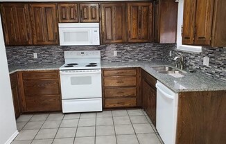 2817 SHADY GRV DR