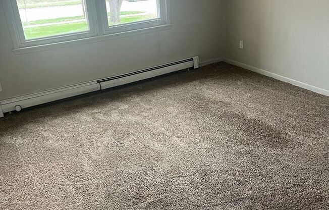 2 beds, 1 bath, 750 sqft, $775, Unit Unit 05