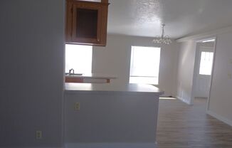 3 beds, 2 baths, $1,650