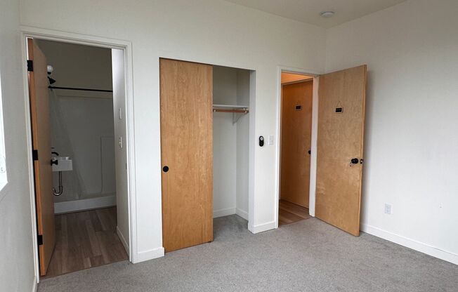 1 bed, 1 bath, 165 sqft, $1,095, Unit B404