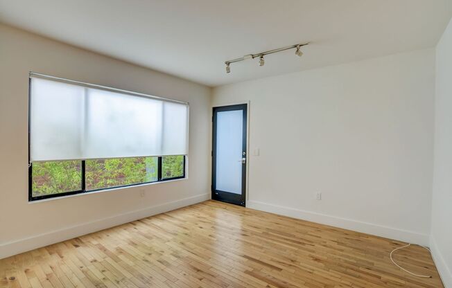 306 N. BONNIE BRAE ST.