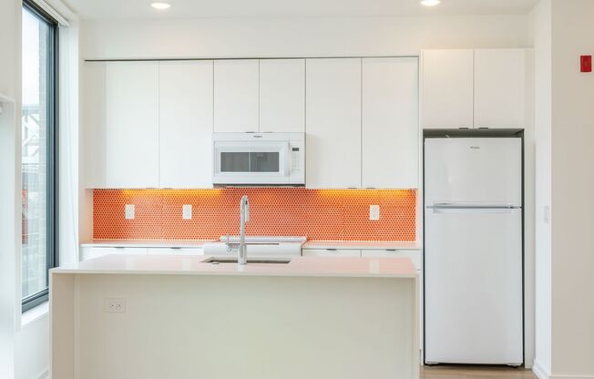 1 bed, 1 bath, 611 sqft, $1,595, Unit N-401