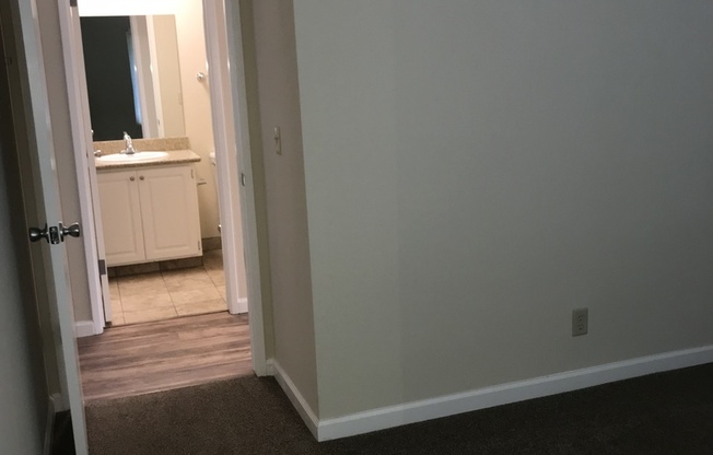 3 beds, 2 baths, 1,050 sqft, $1,895
