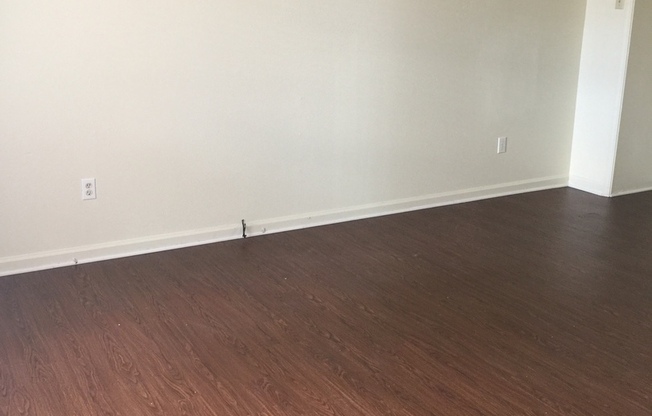 Studio, 1 bath, 500 sqft, $650, Unit 8070-16