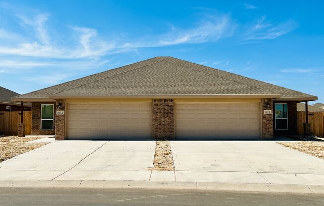 New 3/2/2 Duplex in Northwest Lubbock