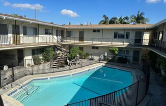 2 beds, 1 bath, $2,050, Unit L