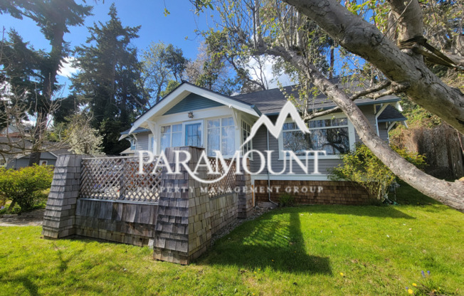 2 Bedroom with a Water View!