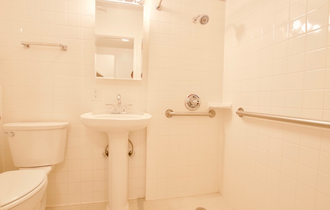 Studio, 1 bath, 426 sqft, $1,175