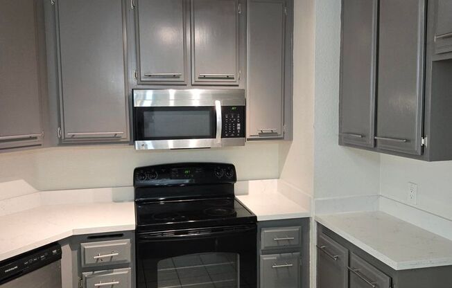 2 beds, 2 baths, 998 sqft, $2,414, Unit 102