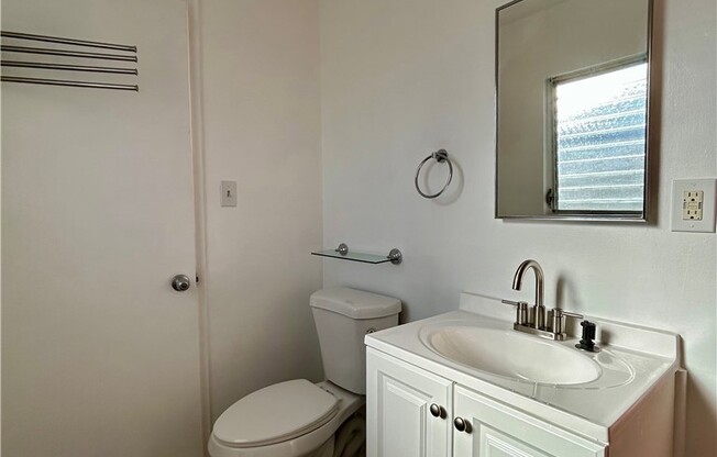 1 bed, 1 bath, 750 sqft, $2,400, Unit 1/2