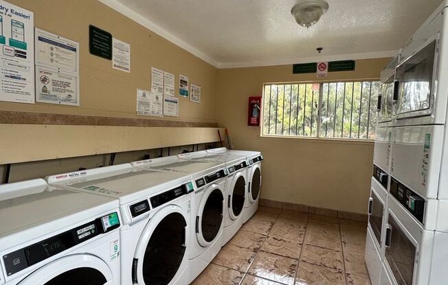 2 beds, 1 bath, 776 sqft, $2,400, Unit 1119-B