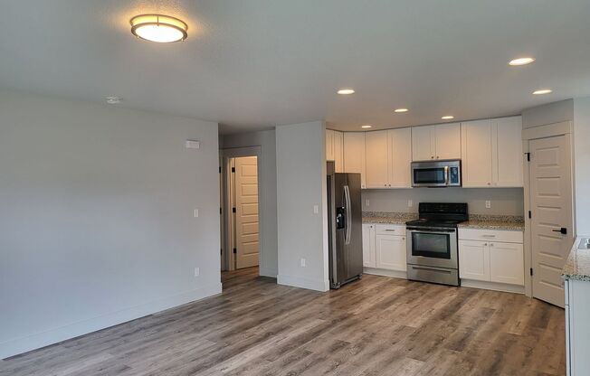 3 beds, 2.5 baths, 1,544 sqft, $2,100, Unit Oak St 203