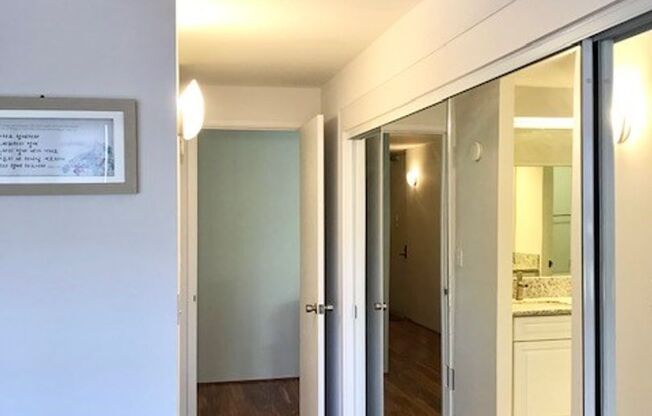 $3,600, Plaza HI Kai Condo, Furnished 2-Bedroom/2-Bathroom/2-Parking with Lanai