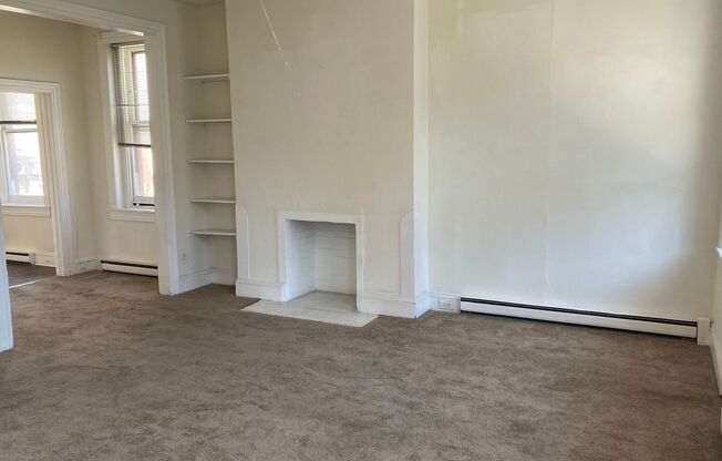 1 bed, 1 bath, 700 sqft, $1,299, Unit 38-4
