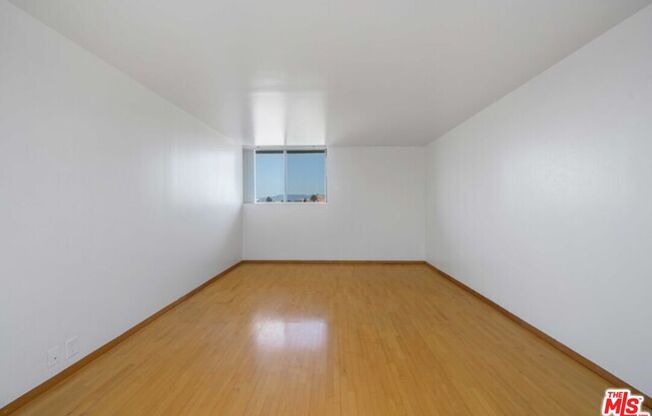 2 beds, 2 baths, 1,099 sqft, $4,500, Unit 1210