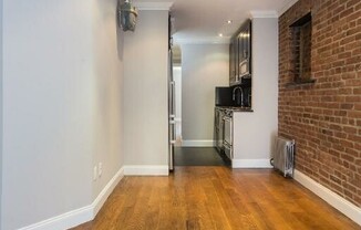 3 beds, 1 bath, $6,495, Unit 4A