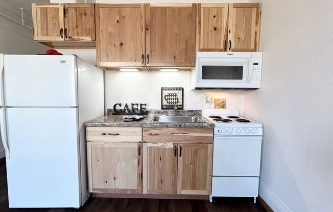 Studio, 1 bath, 270 sqft, $500, Unit 326