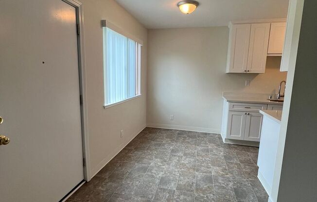 2 beds, 1 bath, 850 sqft, $2,895, Unit 777-291