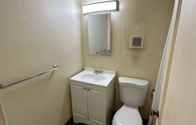 2 beds, 1 bath, 689 sqft, $1,375, Unit 402A