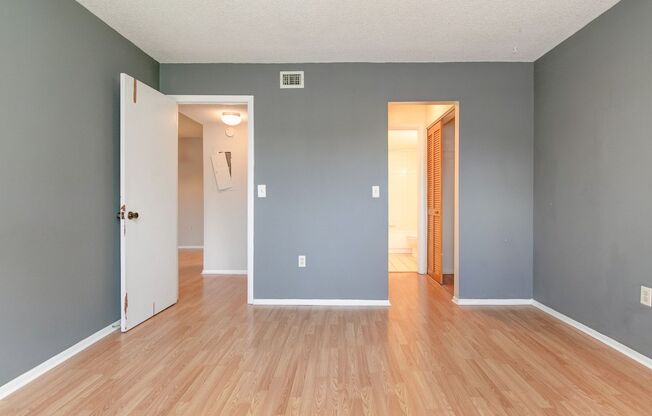 1 bed, 1 bath, $1,095, Unit Unit# F