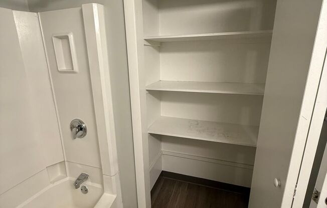 1 bed, 1 bath, 390 sqft, $1,850, Unit 1106